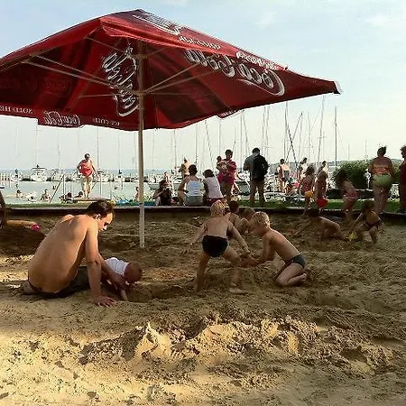 Uni Szálloda