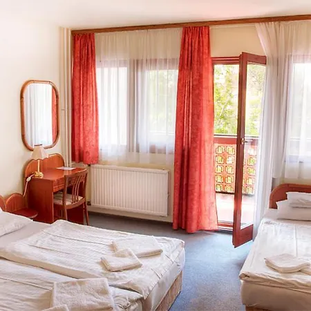 Hotel Uni 3*