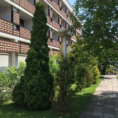 Hotel Uni 3*