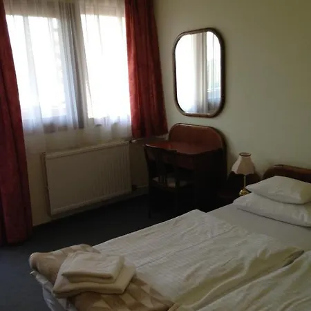 Hotel Uni